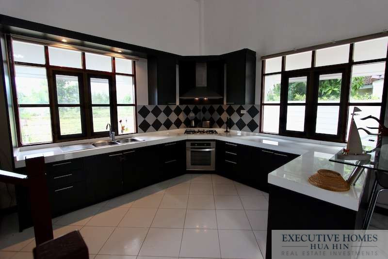 Pranburi pool villa for sale02