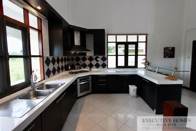 Pranburi pool villa for sale06