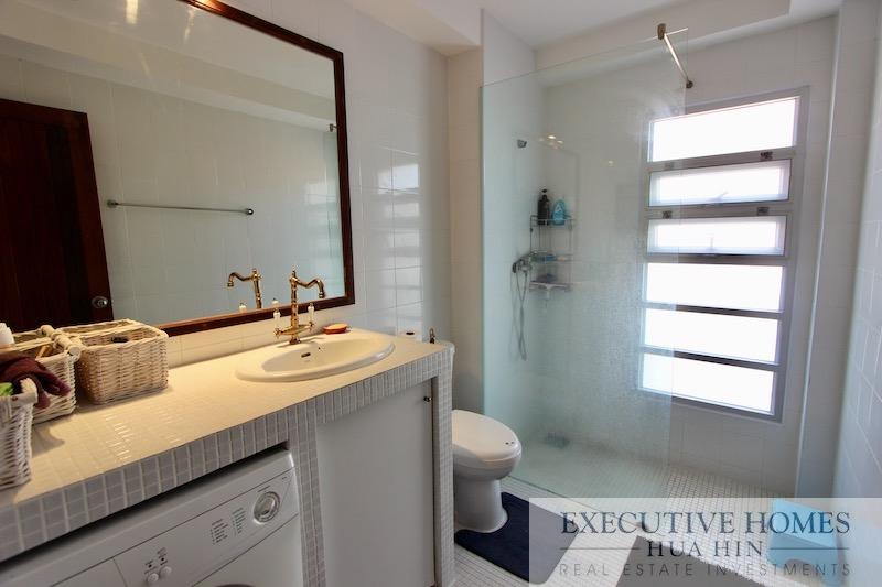 Khao Tao pool villa for sale94