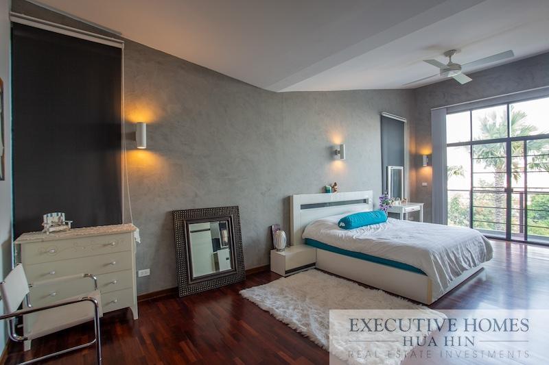 Khao Tao pool villa for sale9