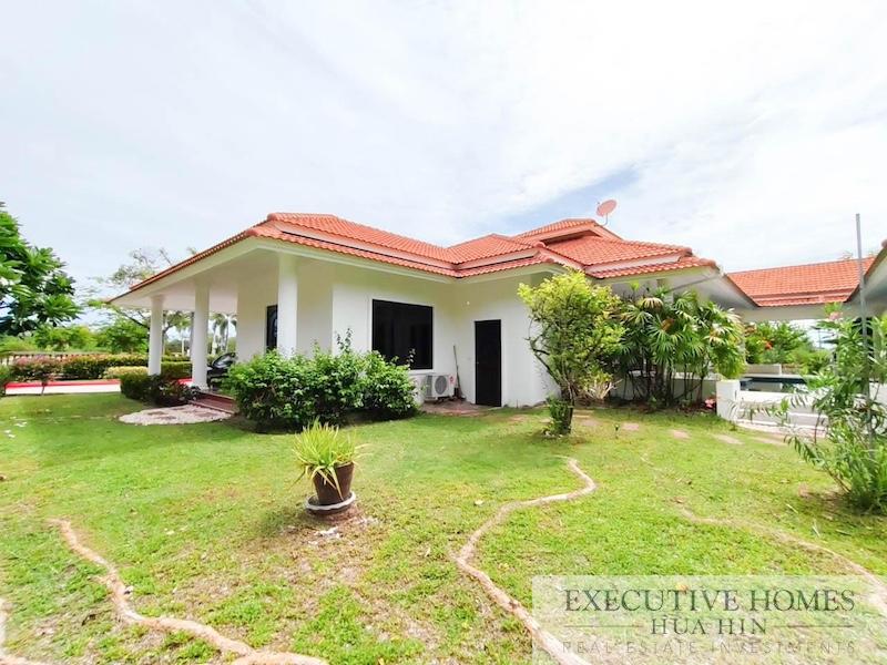 Palm Hills pool villa for sale12