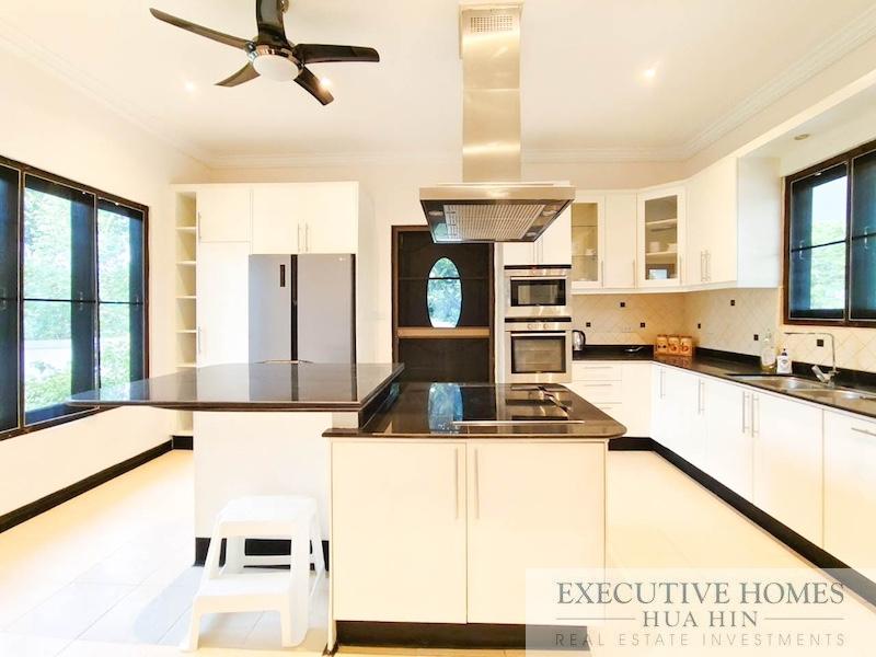 Palm Hills pool villa for sale16