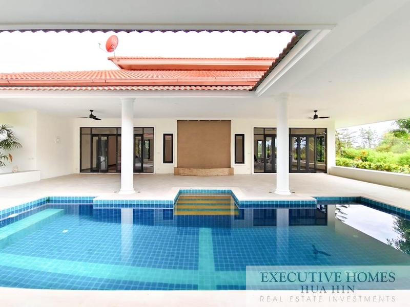 Palm Hills pool villa for sale27