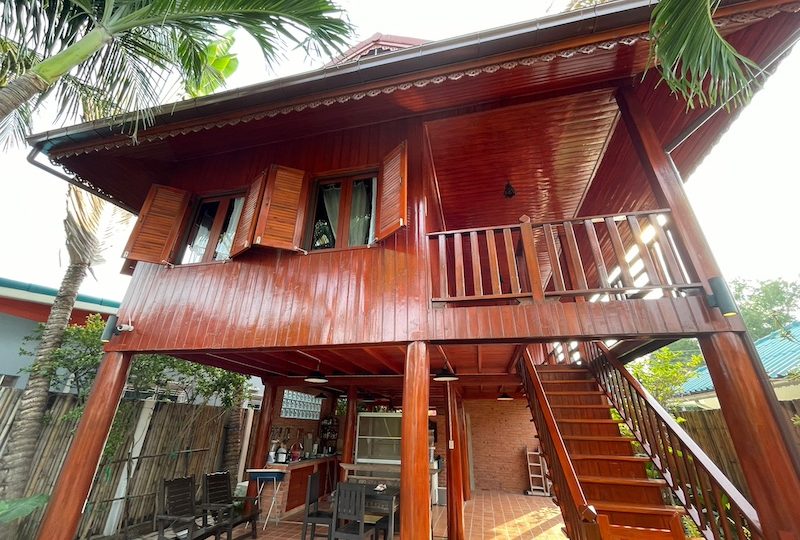 Traditional Thai Teak House for Rent in Hua Hin7.07.54 PM