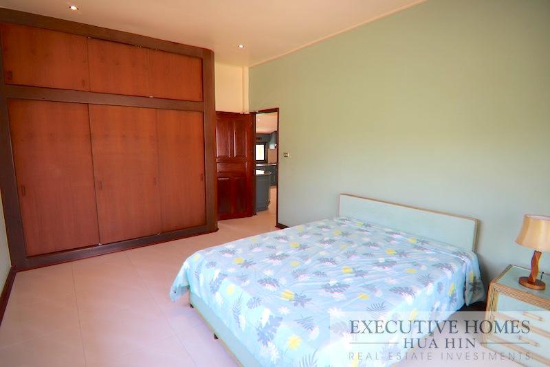 Large pool villa Soi 94 Hua Hin for sale | Large Pool Villa in Hua Hin City Center for Sale