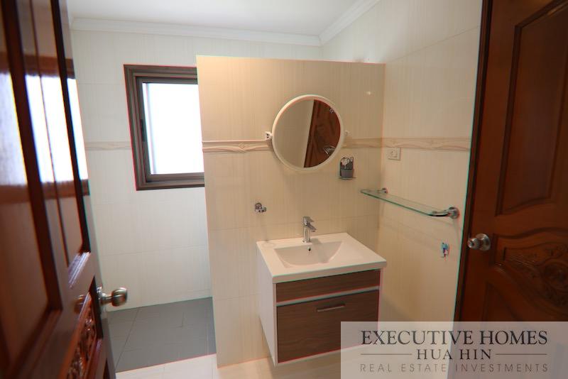 Large pool villa Soi 94 Hua Hin for sale | Large Pool Villa in Hua Hin City Center for Sale