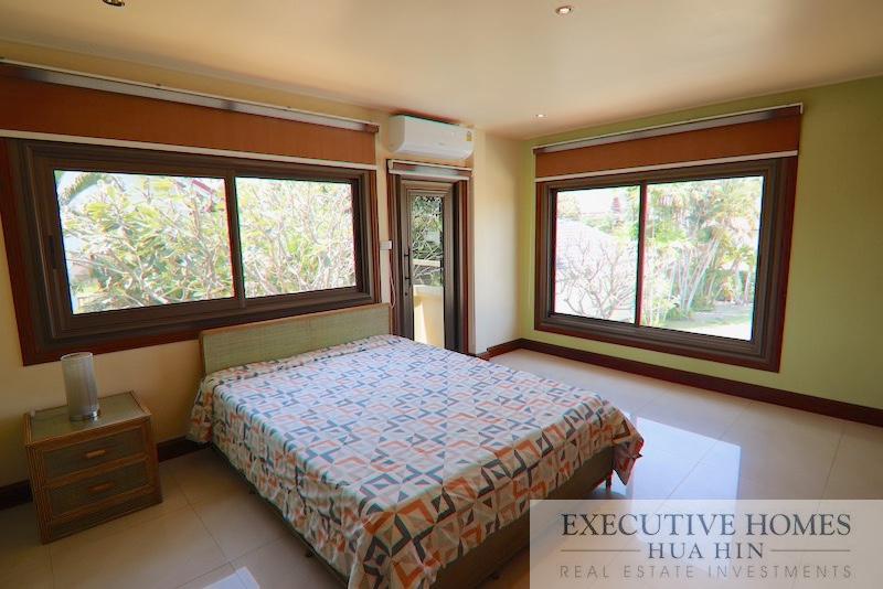 Large pool villa Soi 94 Hua Hin for sale | Large Pool Villa in Hua Hin City Center for Sale