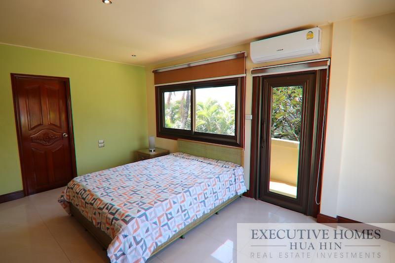 Large pool villa Soi 94 Hua Hin for sale | Large Pool Villa in Hua Hin City Center for Sale