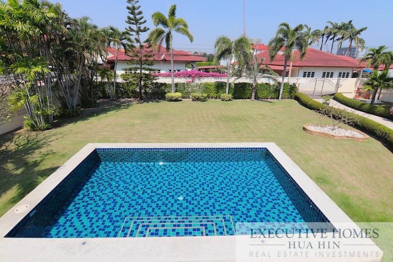 Large pool villa Soi 94 Hua Hin for sale | Large Pool Villa in Hua Hin City Center for Sale
