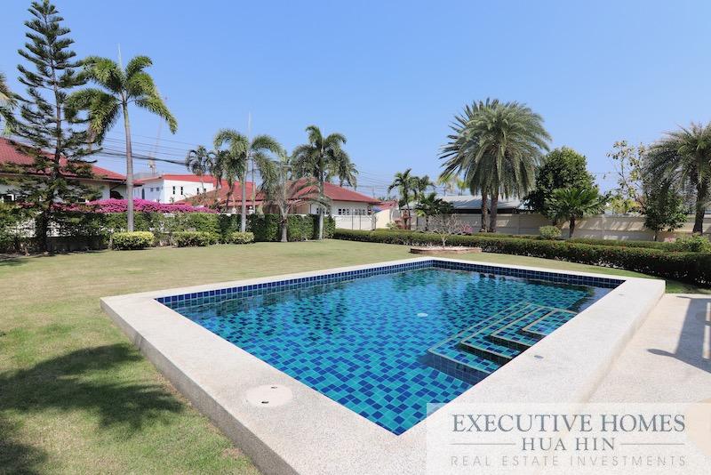 Large pool villa Soi 94 Hua Hin for sale | Large Pool Villa in Hua Hin City Center for Sale