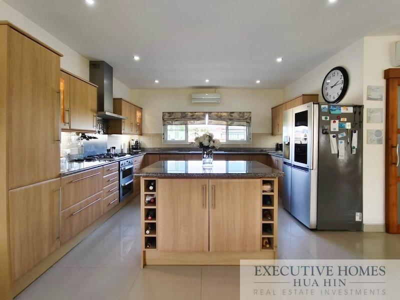 Hua Hin 3 Bed Villa for Sale50