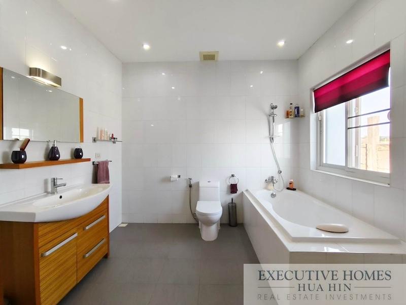Hua Hin 3 Bed Villa for Sale53