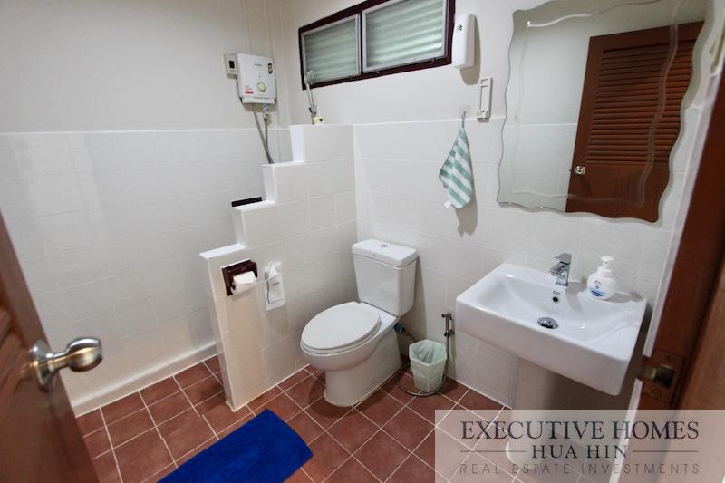Hua Hin Guest House and Commercial Building for Sale | Hua Hin business for sale | Hua Hin property for sale