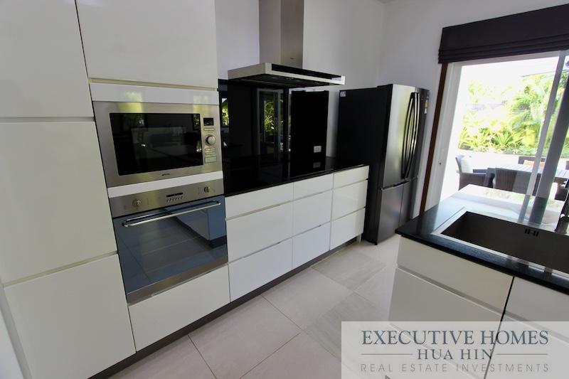 Hua Hin Property for Sale | Spacious 4 Bed Pool Villa for Sale in Hua Hin | Hua Hin Real Estate for SaleHua Hin Property for Sale | Spacious 4 Bed Pool Villa for Sale in Hua Hin | Hua Hin Real Estate for Sale