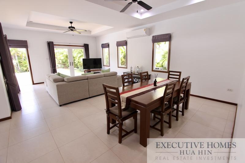 Hua Hin Property for Sale | Spacious 4 Bed Pool Villa for Sale in Hua Hin | Hua Hin Real Estate for SaleHua Hin Property for Sale | Spacious 4 Bed Pool Villa for Sale in Hua Hin | Hua Hin Real Estate for Sale