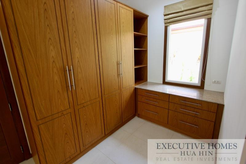 Hua Hin Property for Sale | Spacious 4 Bed Pool Villa for Sale in Hua Hin | Hua Hin Real Estate for SaleHua Hin Property for Sale | Spacious 4 Bed Pool Villa for Sale in Hua Hin | Hua Hin Real Estate for Sale